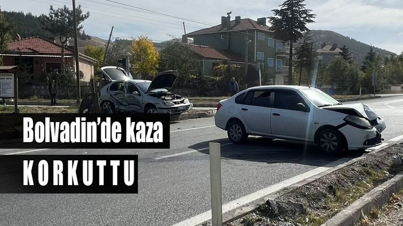 Bolvadin'deki kaza korkuttu: İki otomobilin çarpıştığı kazada 6 kişi yaralandı