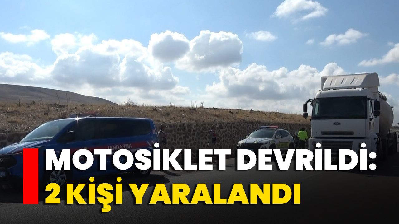Motosiklet Devrildi: 2 Kişi Yaralandı