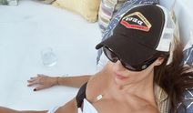 Yüsra Geyik’in tatil pozları sosyal medyada olay oldu!