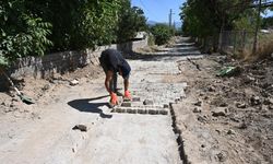 Bozulan yollarda tamirat çalışması yapılıyor!  