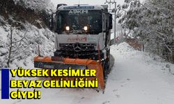 Yüksek Kesimler Beyaz Gelinliğini Giydi!