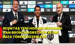 Beşiktaş, yeni hocası Giovanni Van Bronckhorst için resmi imza töreni düzenledi!