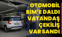 Otomobil BİM’e Daldı, Vatandaş Çekiliş Var Sandı