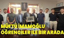 Müftü İmamoğlu, öğrenciler ile bir arada