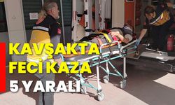 Kavşakta feci kaza: 5 yaralı