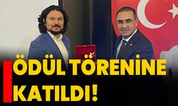 Ödül törenine katıldı!