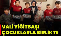 Vali Yiğitbaşı Çocuklarla Birlikte