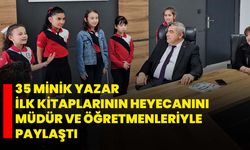 35 minik yazar ilk kitaplarının heyecanını müdür ve öğretmenleriyle paylaştı