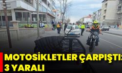 Motosikletler Çarpıştı: 3 Yaralı