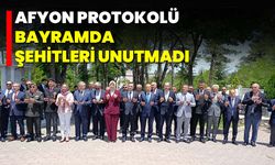 Afyon Protokolü Bayramda Şehitleri Unutmadı