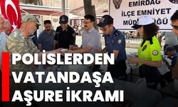 Polislerden vatandaşa aşure ikramı