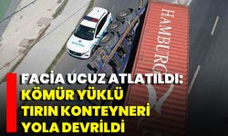 Facia Ucuz Atlatıldı: Kömür Yüklü Tırın Konteyneri Yola Devrildi