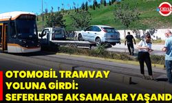 Otomobil Tramvay Yoluna Girdi: Seferlerde Aksamalar Yaşandı