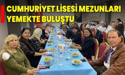 Cumhuriyet Lisesi mezunları yemekte buluştu