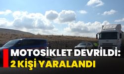 Motosiklet Devrildi: 2 Kişi Yaralandı