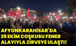 Afyonkarahisar’da 29 Ekim coşkusu fener alayıyla zirveye ulaştı!