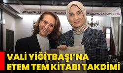 Vali Yiğitbaşı’na Etem Tem Kitabı Takdimi