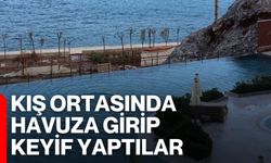 Kış Ortasında Havuza Girip Keyif Yaptılar