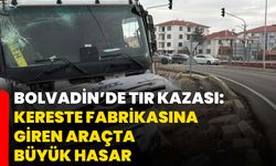 Bolvadin’de Tır Kazası: Kereste Fabrikasına Giren Araçta Büyük Hasar