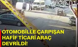 Otomobille çarpışan hafif ticari araç devrildi