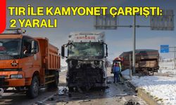 Tır İle Kamyonet Çarpıştı: 2 Yaralı
