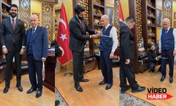 Kısmetse Olur’la Tanınmıştı… Şimdi Bahçeli’ye Özel Takım mı Dikiyor?