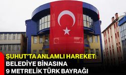 Şuhut’ta Anlamlı Hareket: Belediye Binasına 9 Metrelik Türk Bayrağı