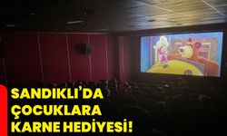 Sandıklı’da çocuklara karne hediyesi!