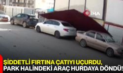 Şiddetli Fırtına Çatıyı Uçurdu, Park Halindeki Araç Hurdaya Döndü!