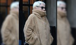 Sahne Sorusu Soruldu, Minik Serçe Sessiz Kaldı