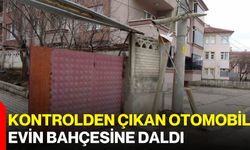 Kontrolden Çıkan Otomobil Evin Bahçesine Daldı