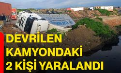 Devrilen kamyondaki 2 kişi yaralandı