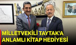 Milletvekili Taytak’a Anlamlı Kitap Hediyesi