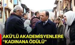 AKÜ’lü Akademisyenlere “Kadınana Ödülü”