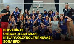 Bolvadin’de ortaokullar arası kızlar voleybol turnuvası sona erdi