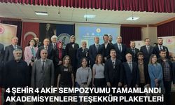 4 Şehir 4 Akif Sempozyumu Tamamlandı:  Akademisyenlere Teşekkür Plaketleri