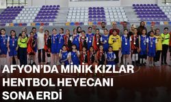 Afyon’da minik kızlar hentbol heyecanı sona erdi