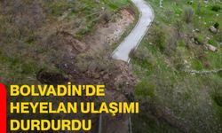 Bolvadin’de heyelan ulaşımı durdurdu
