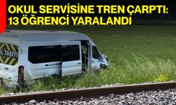 Okul servisine tren çarptı: 13 öğrenci yaralandı
