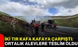 İki Tır Kafa Kafaya Çarpıştı: Ortalık Alevlere Teslim Oldu