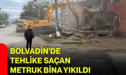 Bolvadin’de Tehlike Saçan Metruk Bina Yıkıldı