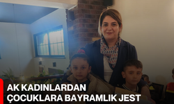 AK Kadınlardan Çocuklara Bayramlık Jest
