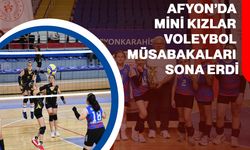 Afyon’da Mini Kızlar Voleybol Müsabakaları Sona Erdi