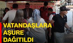 Vatandaşlara aşure dağıtıldı