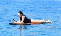 Beyza Gümülcine Yalıkavak’ta su sporlarıyla dikkat çekti
