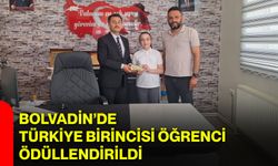 Bolvadin’de Türkiye birincisi öğrenci ödüllendirildi