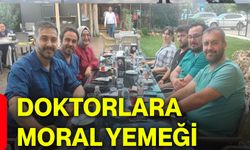 Doktorlara moral yemeği