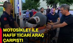 Motosiklet ile hafif ticari araç çarpıştı