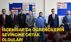 İscehisar’da öğrencilerin sevincine ortak oldular!