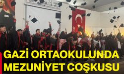 Gazi Ortaokulunda mezuniyet coşkusu